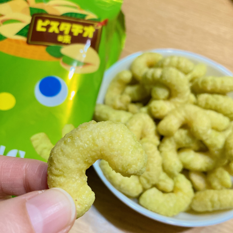 キャラメルコーン　ピスタチオ味アップ